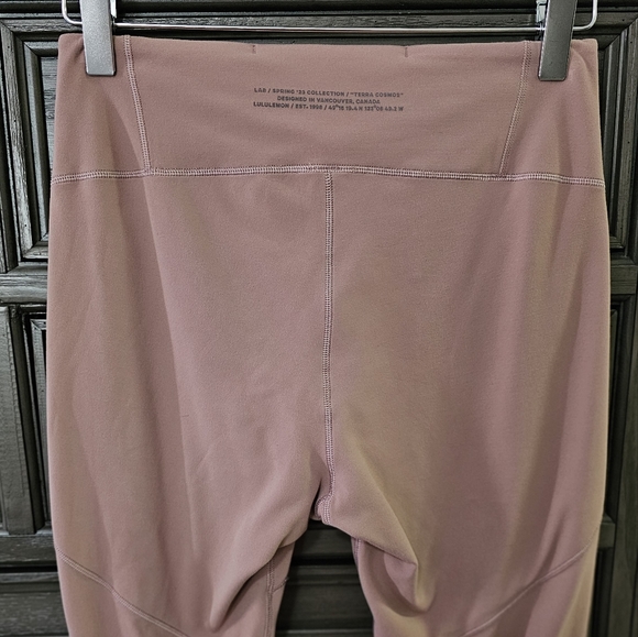Lululemon LAB nulu leggings 😍 - Picture 9 of 15